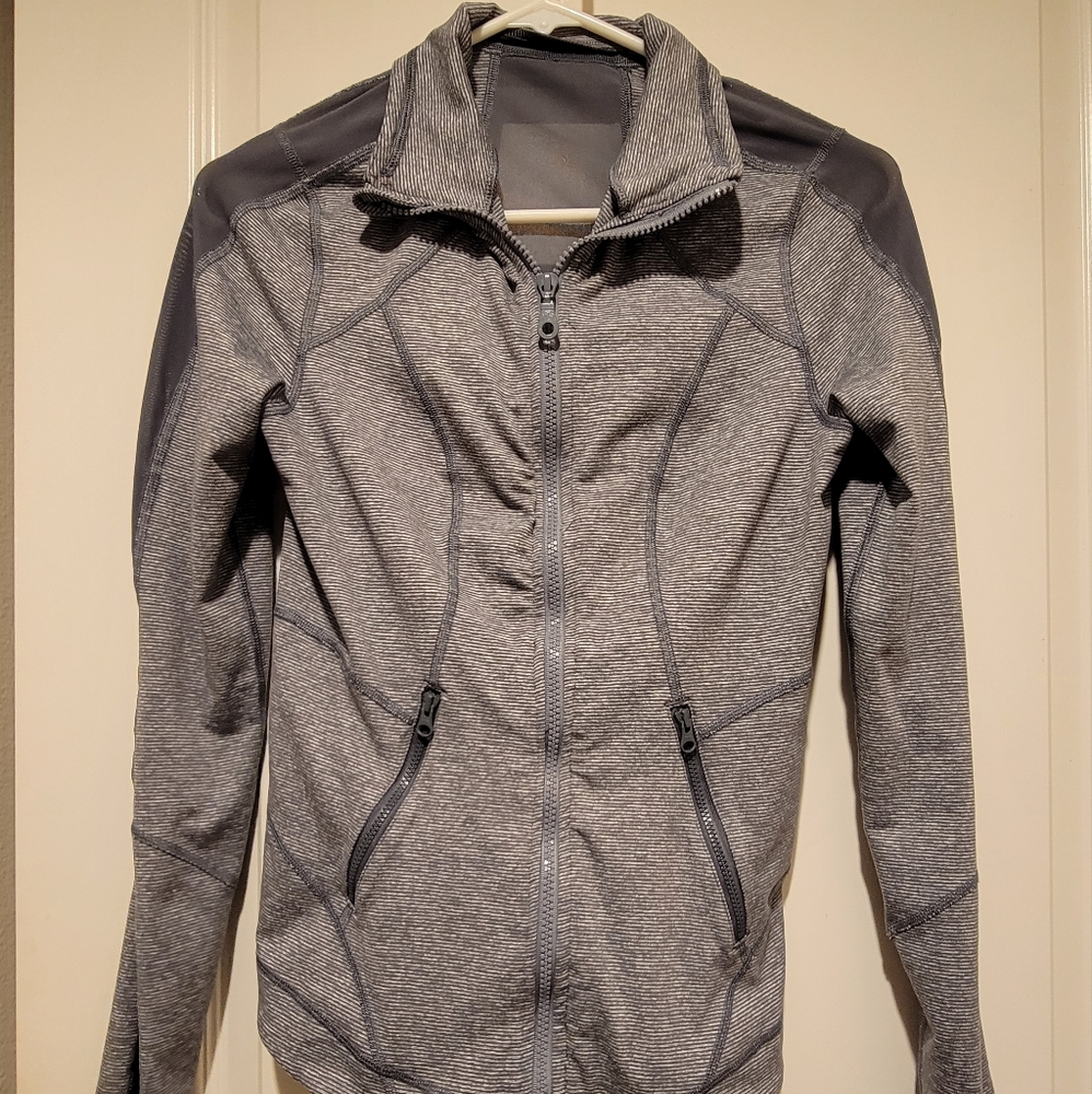 Zella Gray And White Stripe Mesh Zip Up Jacket | Size Small 🏃‍♀️🤸‍♀️🚴‍♂️